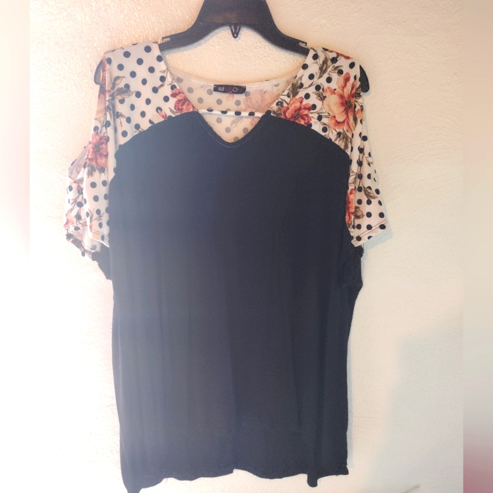 Black cold shoulder top Size L